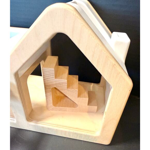 Lovevery Montessori Modular Play House garage, stairs & emotion dolls Observer - Picture 7 of 8